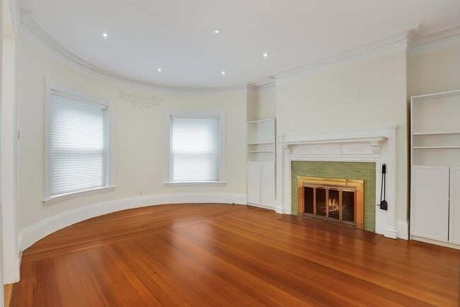 Building Photo - 119 Park St