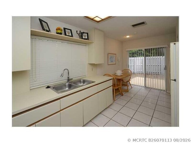 Photo - 1371 Cottonwood Cir