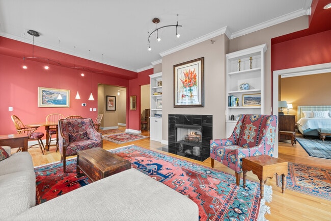 Photo - 30 W Erie St Unit 1002