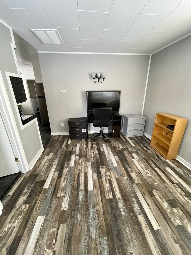 Photo - 11 10th St NW