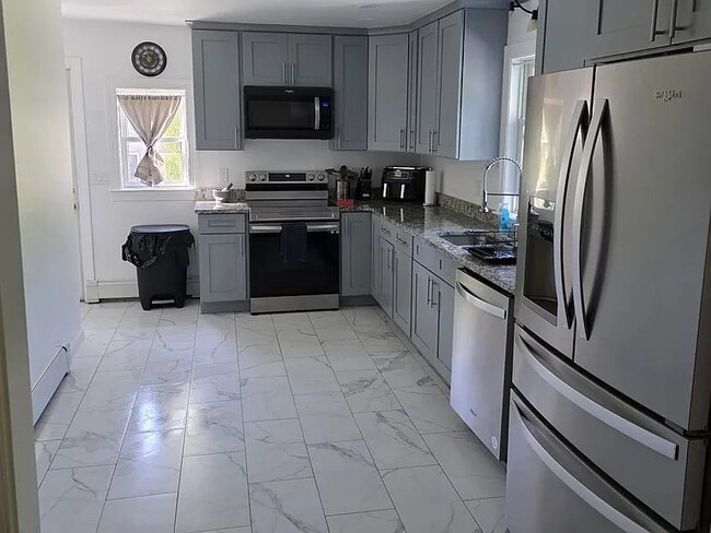 Photo - 14 Kendall Terrace W