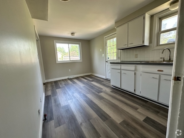 Building Photo - 8960 Wehrle Dr Rental