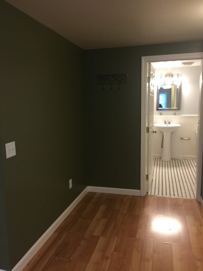 Entrance Bathroom - 157 E Spring St Unit 2B