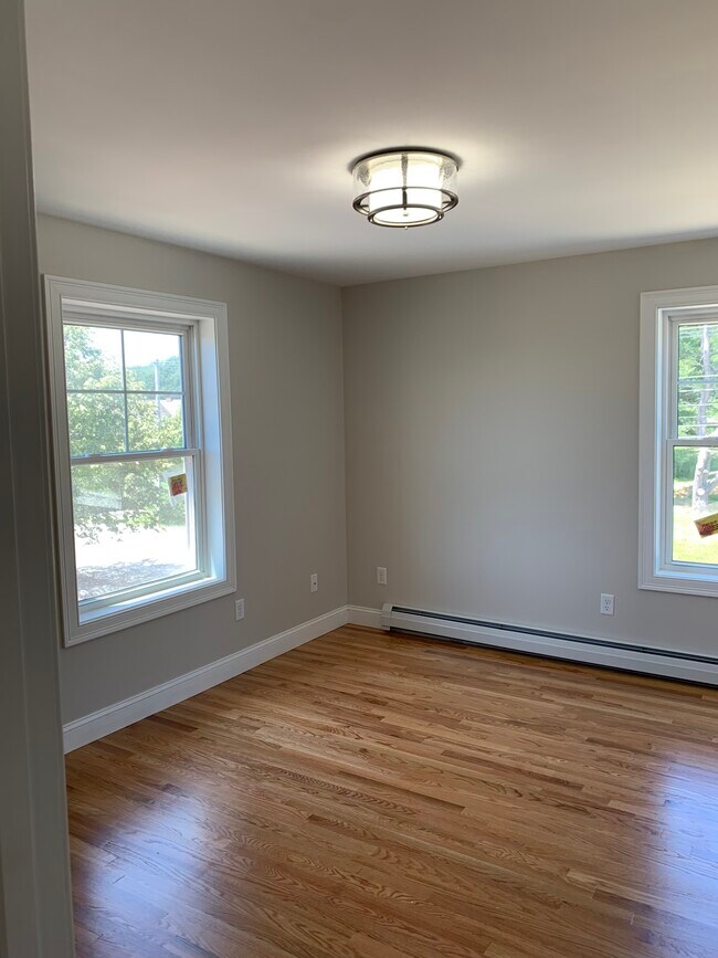 Photo - 163 Middle Rd