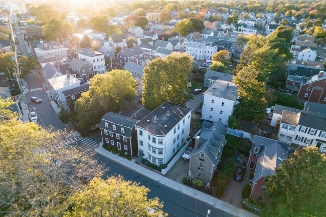 Photo - 72 Derby St Unit 3