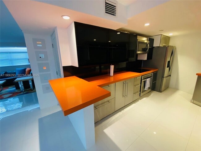 Photo - 1881 Washington Ave Unit 2D