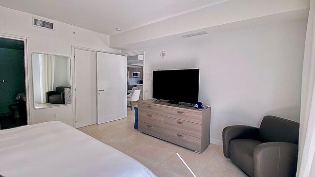 Photo - 401 N Birch Rd Unit 415