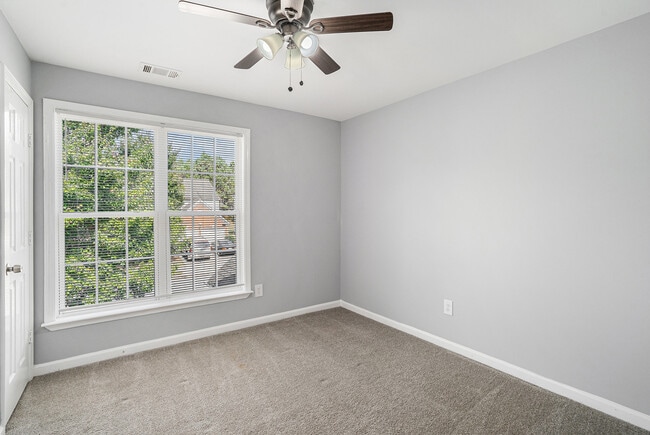 Photo - 3289 Saville St SW