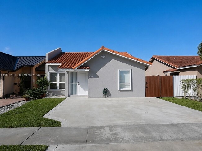 Building Photo - 1104 SW 118th Ct