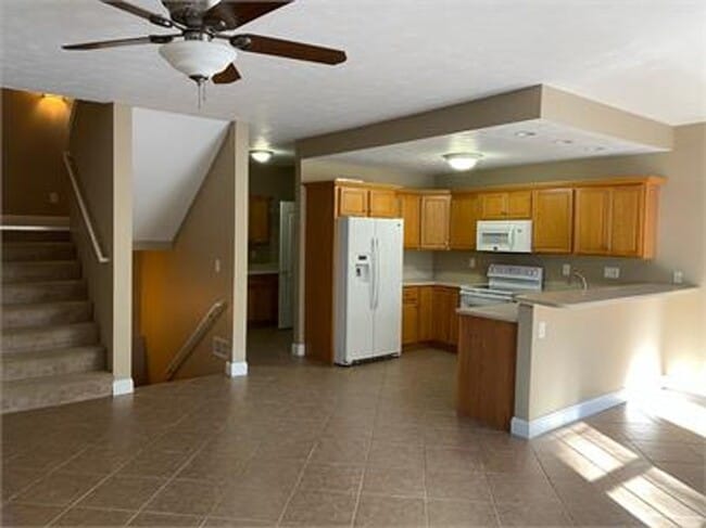Photo - 102-114 Wintergreen Unit 112