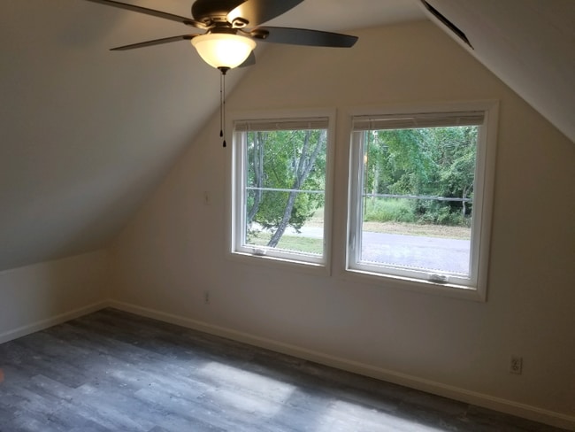 Photo - 208 Potomak Trail