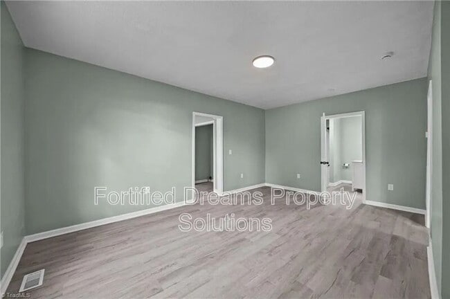 Photo - 608 Montgomery St