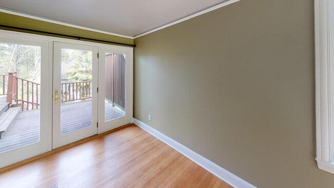 Photo - 2371 SW Montgomery Dr