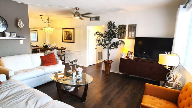 Photo - 412 S Cypress Rd Unit 222