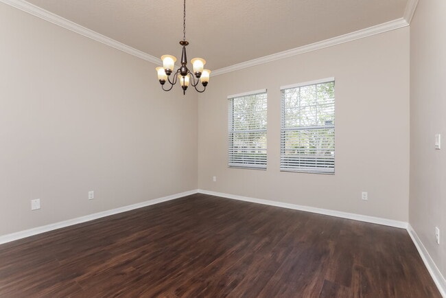 Photo - 1586 Danisco Pl