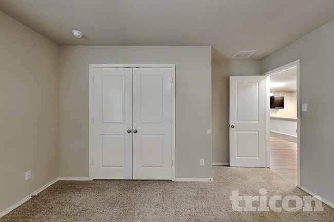 Photo - 9727 Marbach Hl