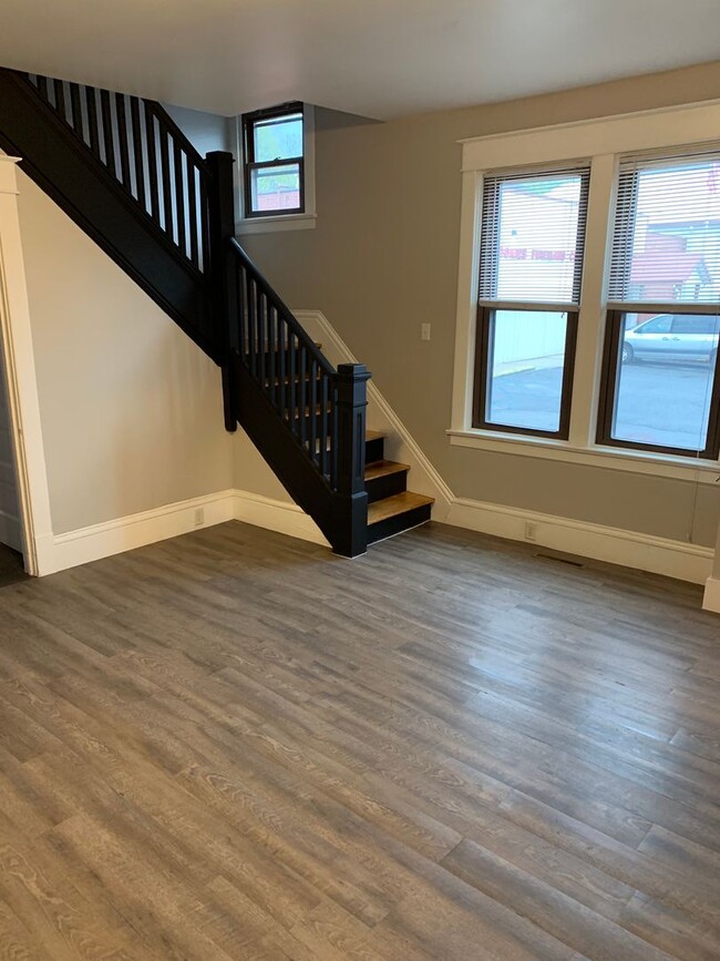 Building Photo - 1252-1254 Blair Avenue Unit 1252 Blair Avenue