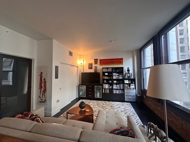 Photo - 460 S Spring St