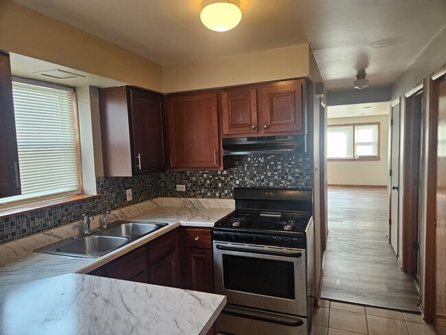 Building Photo - 7926 S Kedzie Ave Unit 1