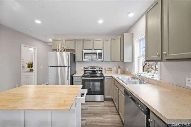 Photo - 108 N Kensico Ave Unidad 6B