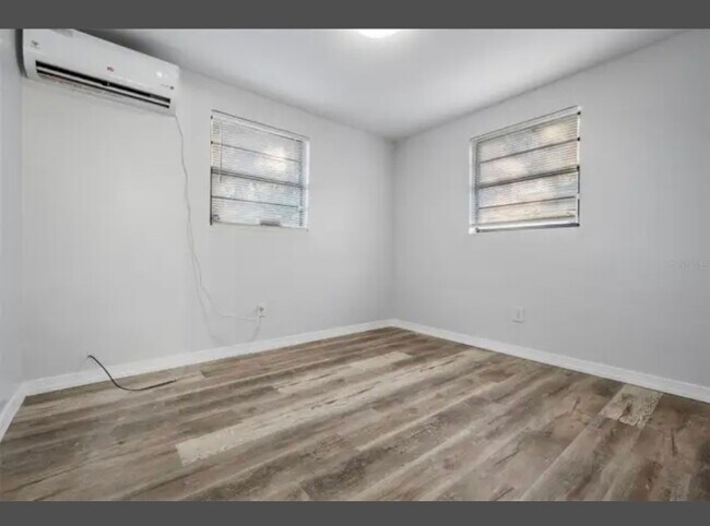 Photo - 1707 E Idell St