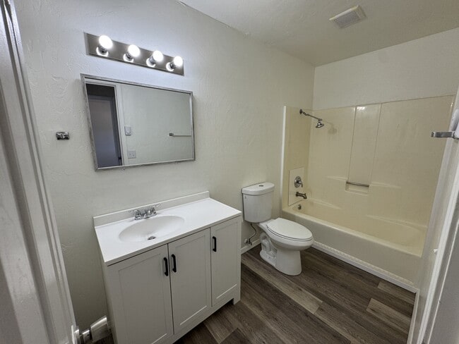 2996 N Truwood Dr Unit C
