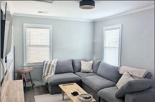 Photo - 920 N 6th St