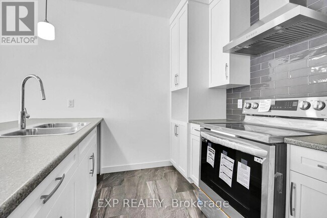 Photo - 230 Cypress St