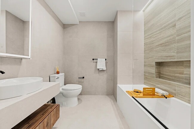 Photo - 313 E 17th St Unit 2D