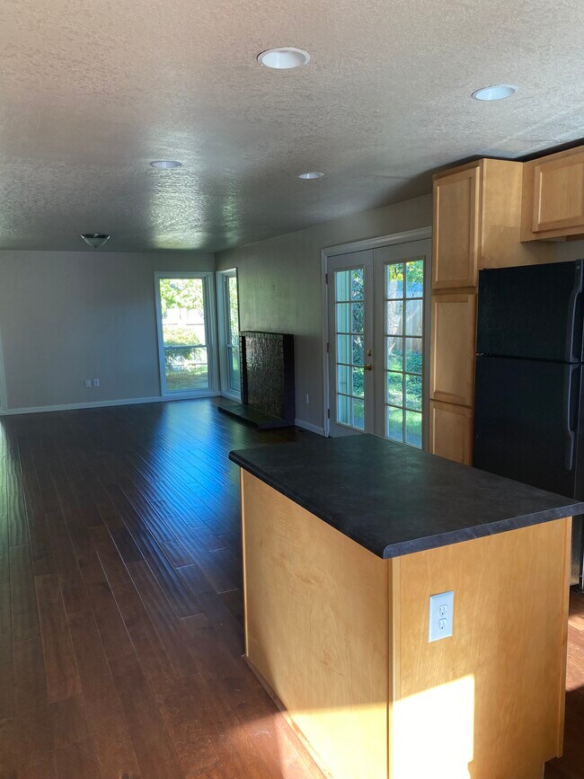 503 E Mountainview Ct Rental For Rent in Newberg, OR