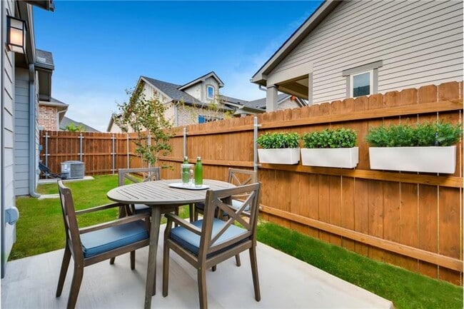 Photo - 8581 Creekfield Dr