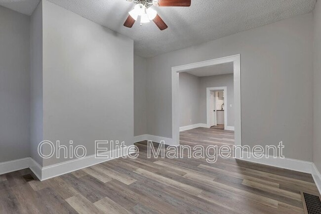 Photo - 293 E Woodrow Ave