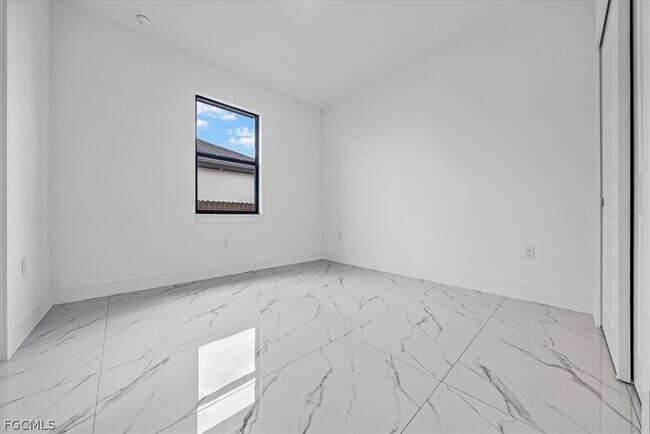 Photo - 3813 25th St SW