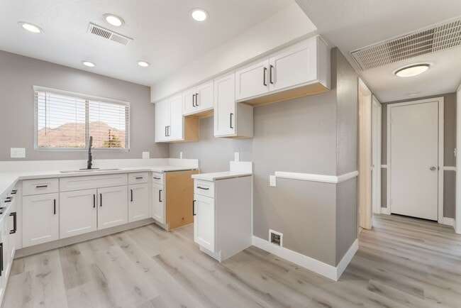 Photo - 5689 E Lake Mead Blvd Unit 5689 E Lake Mead Blvd #3