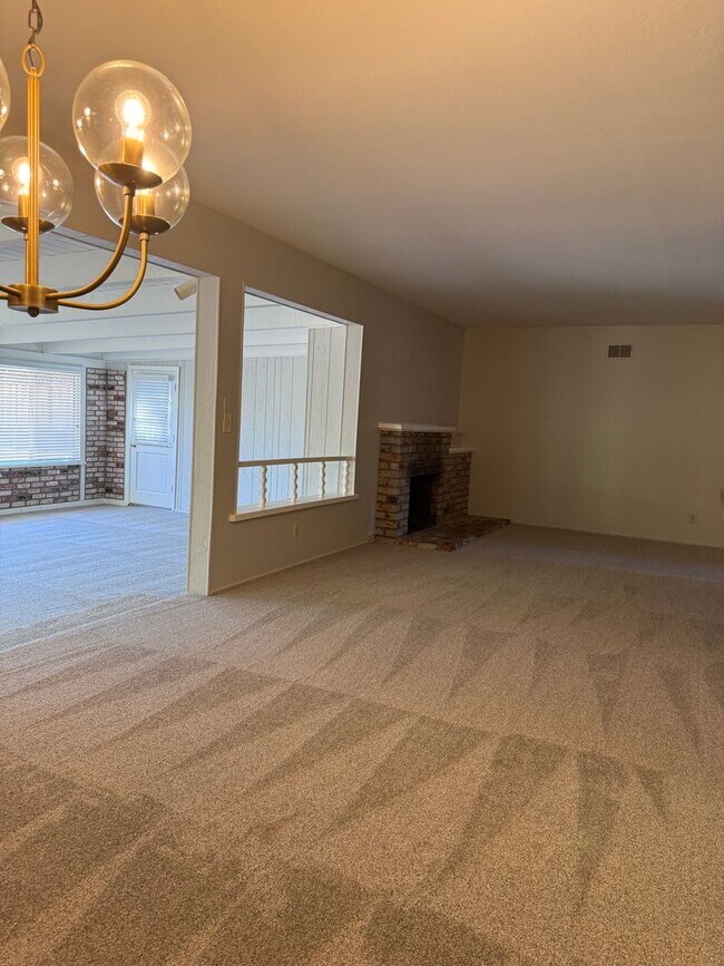 Photo - Spacious Waverly Park Home