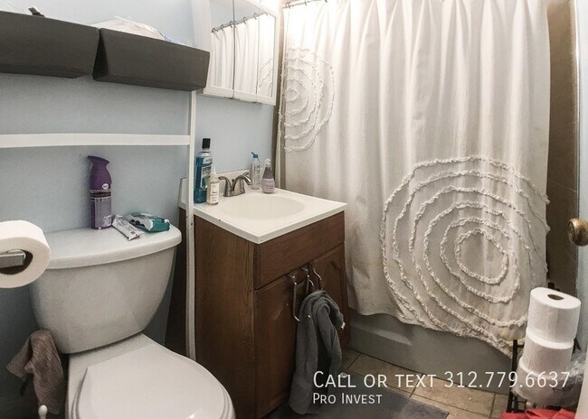 Photo - 2136 N Bissell St Unit - 2