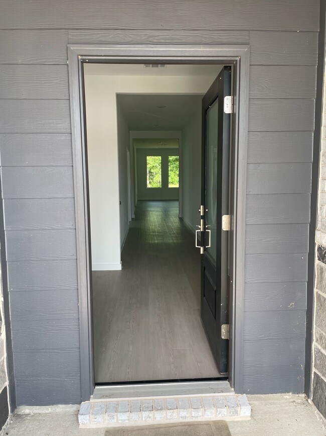 Photo - 545 Shoreview Dr