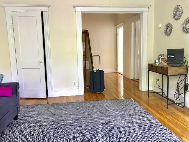 Photo - 9 Egremont Rd Unit 8