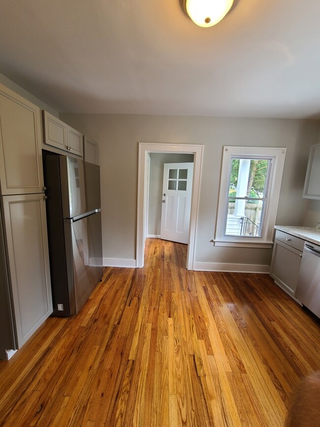 Photo - 1114 N Madison St