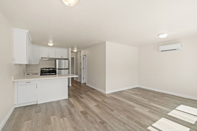 Photo - 522 W Cushing St