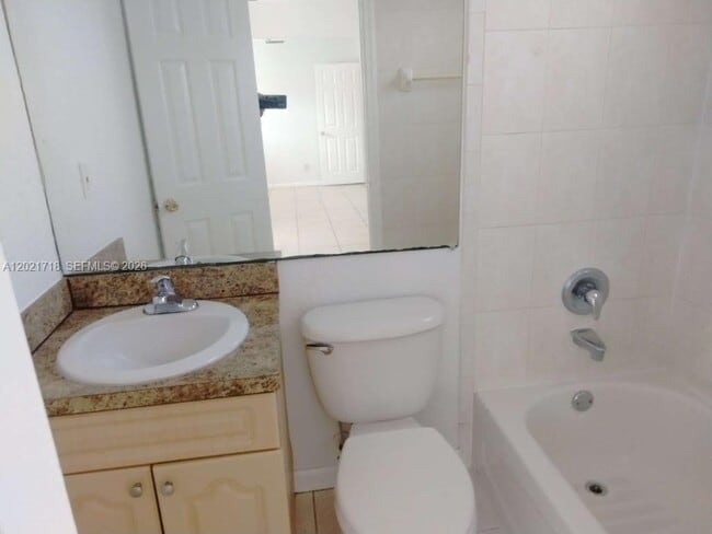 Photo - 1021 W 2nd St