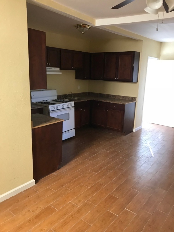 Building Photo - 6505 S Vermont Ave Rental