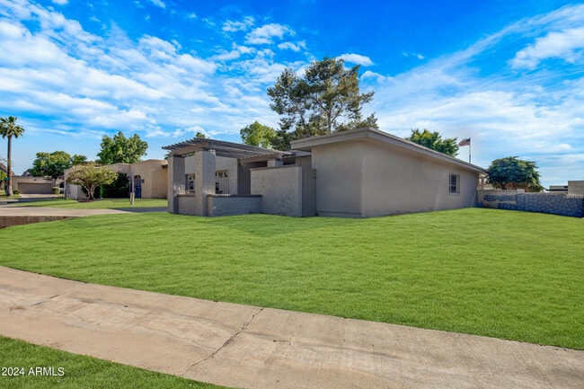 Photo - 2514 N 60th Pl
