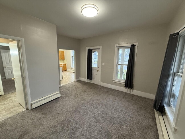 Photo - Charming 1 Bedroom, 1 Bathroom Apartment in the Heart of Sparta, MI Unidad 2