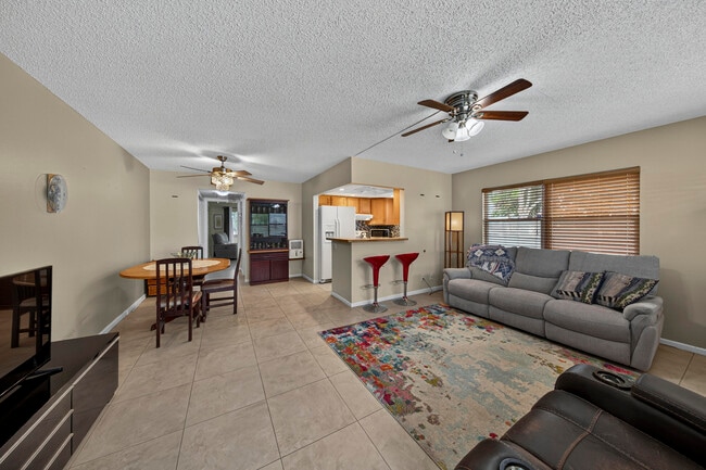 Photo - 125 Newport I