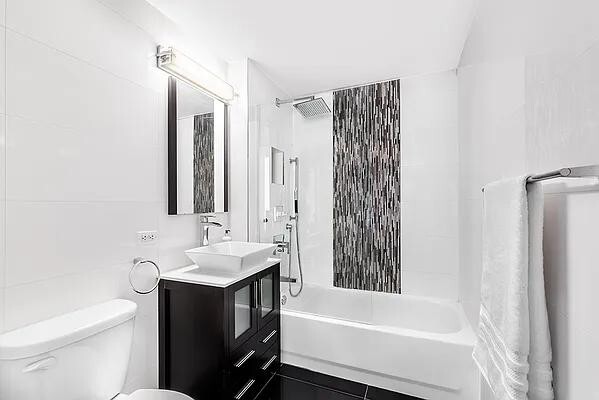 Photo - 520 W 23 St Unit 9D