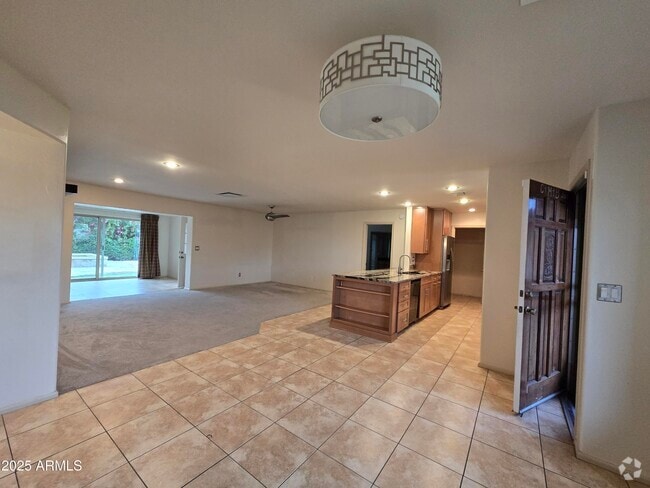 Building Photo - 5816 E Hearn Rd Rental