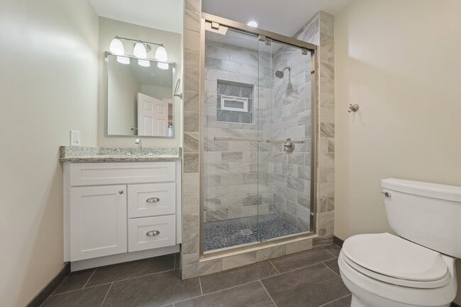 Photo - 1548 N Honore St Unit 1R