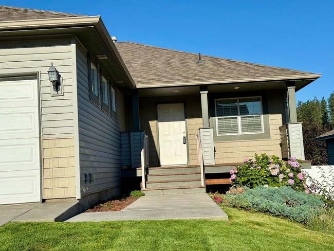 Building Photo - Available now! Rental