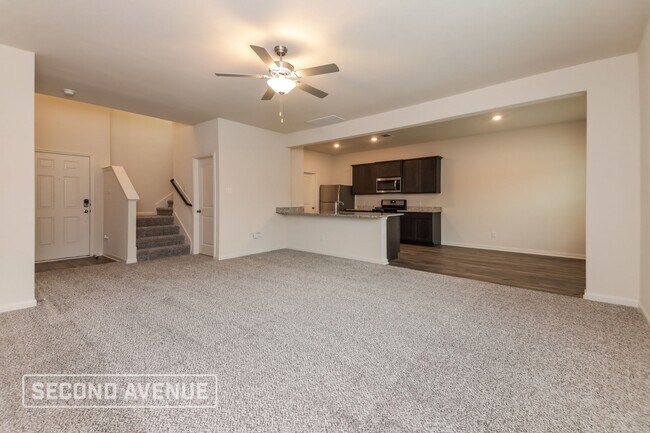 Photo - 841 Serena Dr